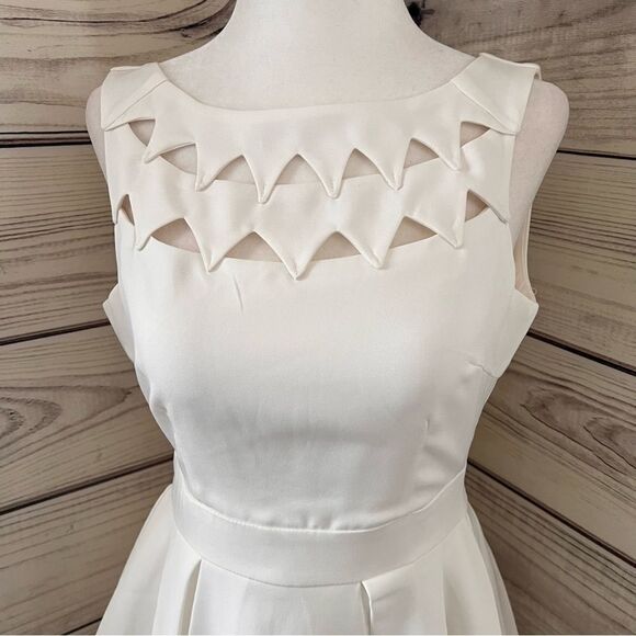 Lulus Latiste White Cutout Backless Fit & Flare Dress XS NWT - Picture 5 of 8